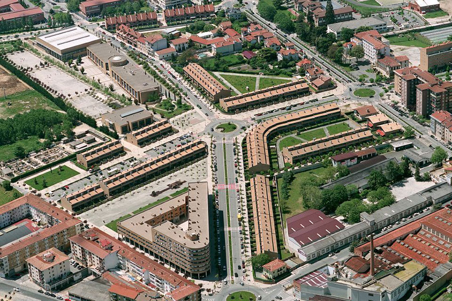Edificio Residencial y Unifamiliares
